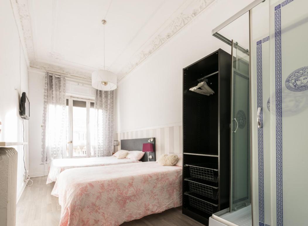 M&F 7 Rooms/7 Bathrooms Over Gran Via Madrid Esterno foto