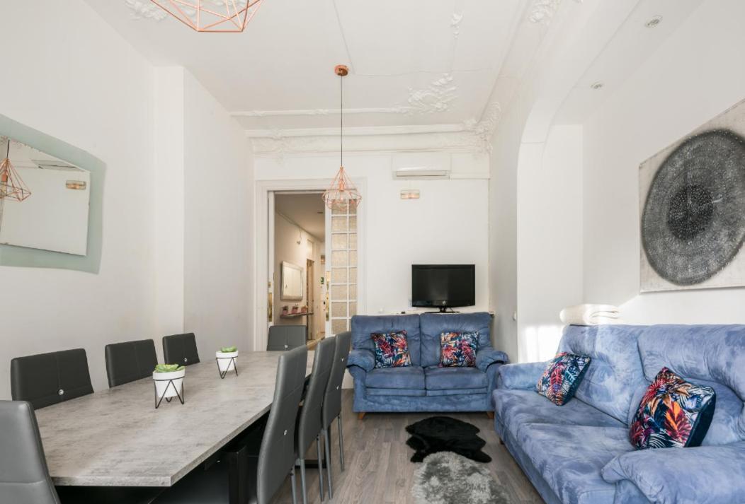 M&F 7 Rooms/7 Bathrooms Over Gran Via Madrid Esterno foto