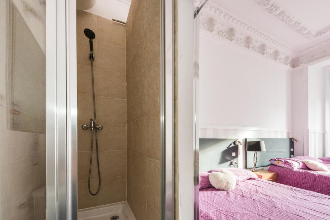 M&F 7 Rooms/7 Bathrooms Over Gran Via Madrid Esterno foto