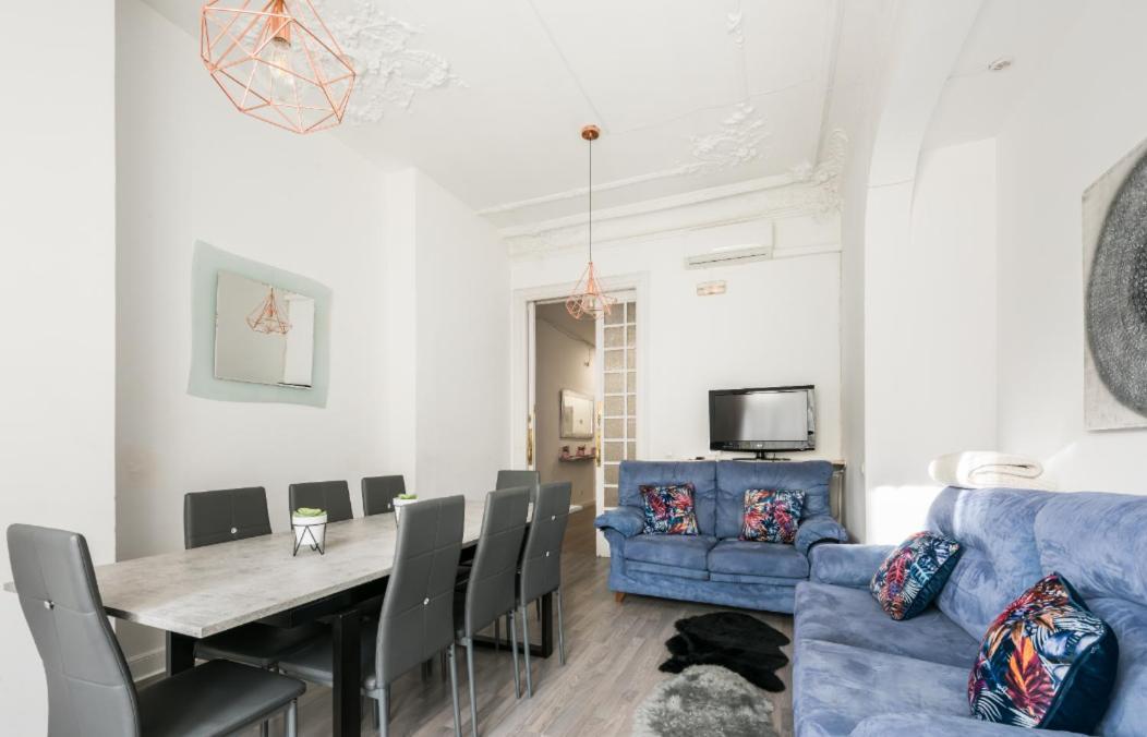 M&F 7 Rooms/7 Bathrooms Over Gran Via Madrid Esterno foto
